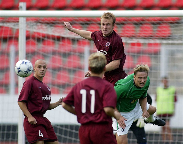 Homola vyskočil výš než Obermajer