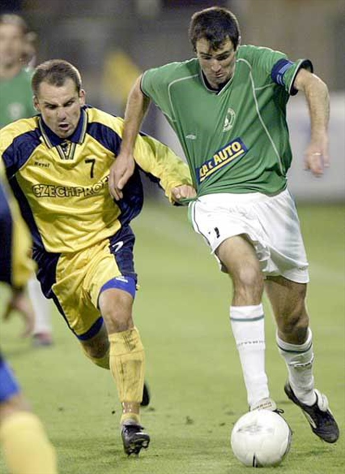 Janáček uniká, ač držen