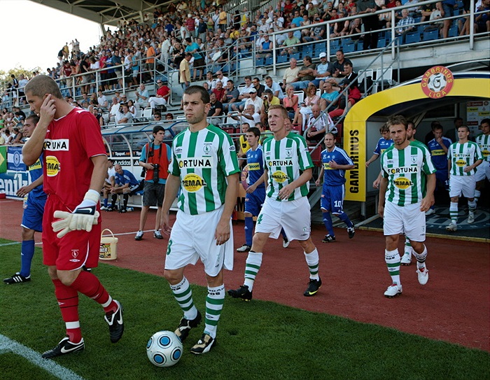 Nástup týmů na plochu.