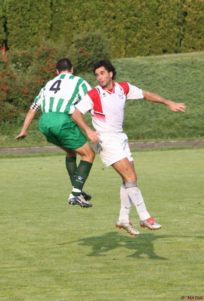 Letající duo v podání Tomáše Frislera a jeho kolegy.