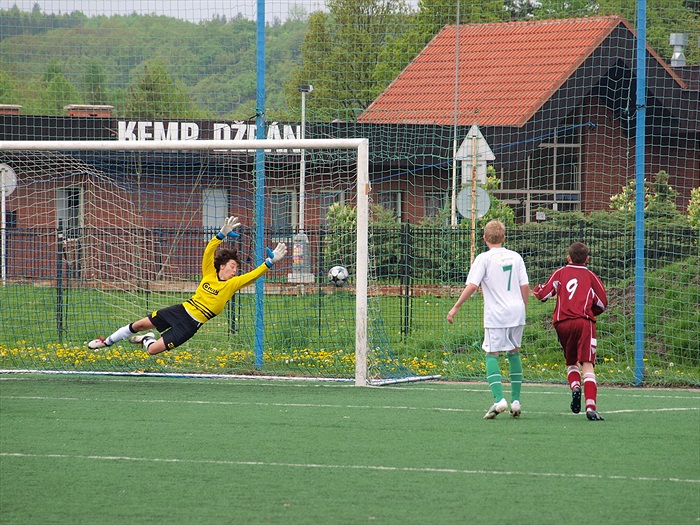Na trestný kop domácích náš golman Kuba Kondelík nedosáhnul - srovnáno 2:2