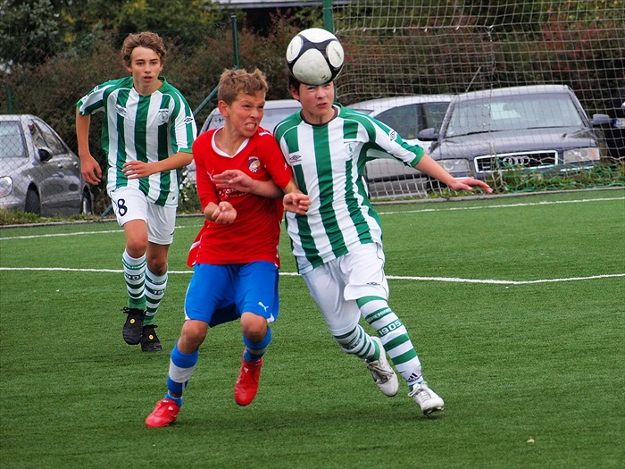 T. Přibyl v souboji se zarputilým hráčem Plzně