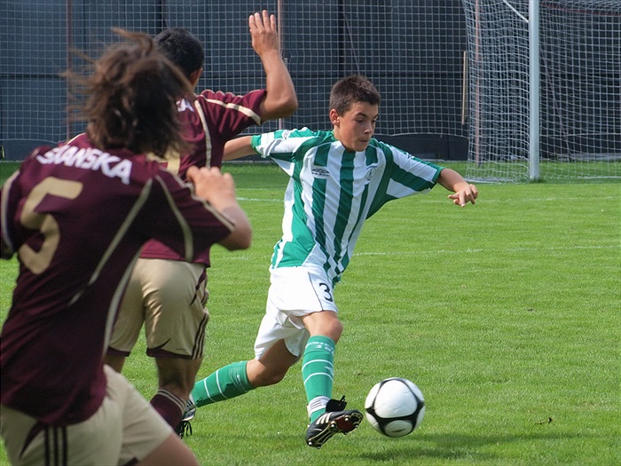 Petr Hromas zakládá útok