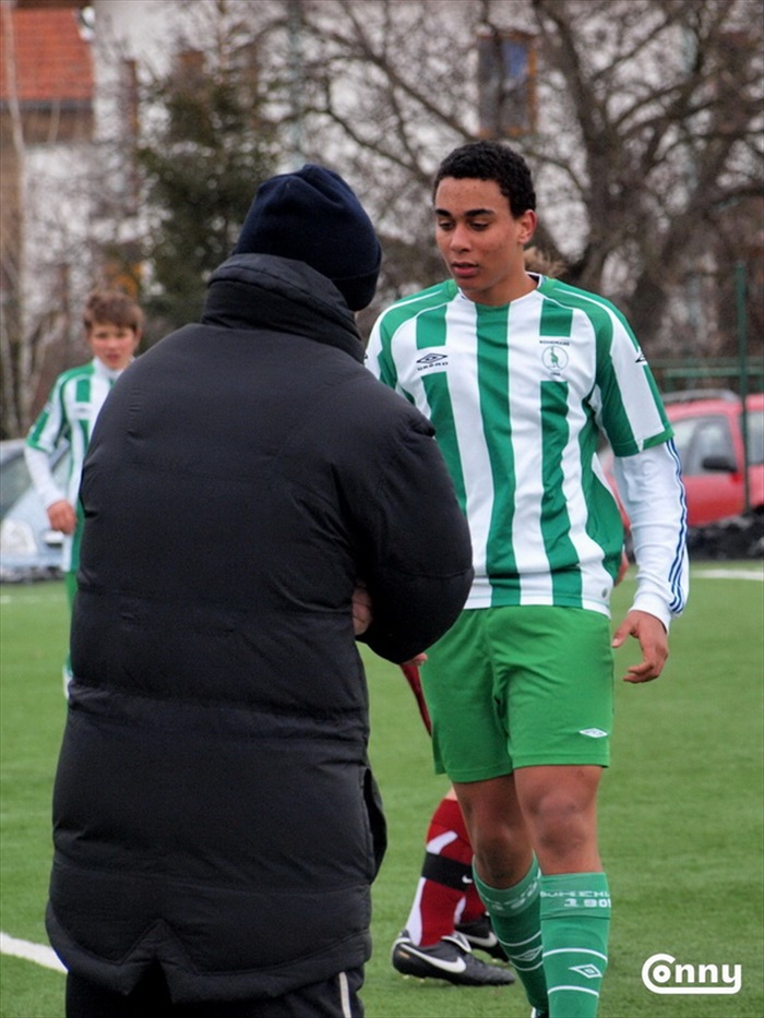 Že by porada se Sparťanským trenérem?