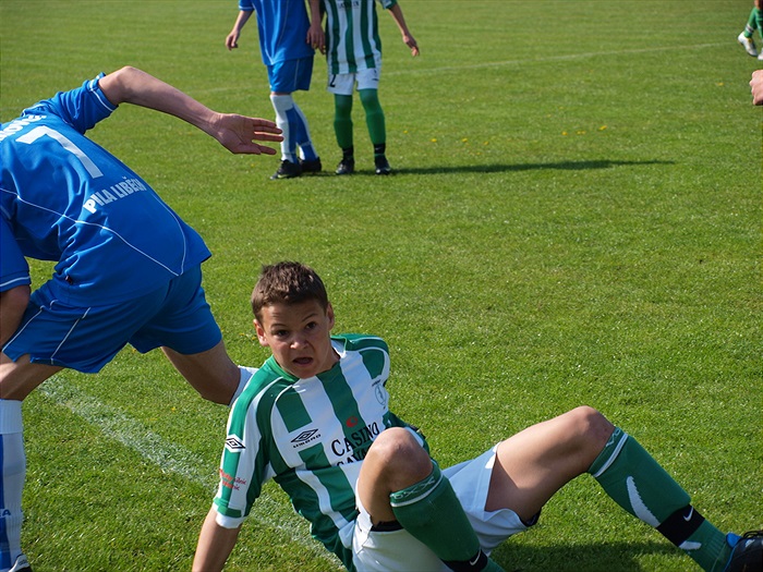 Střelec 2 branek a kapitán mužstva Dominik Kostka v trochu netypické pozici