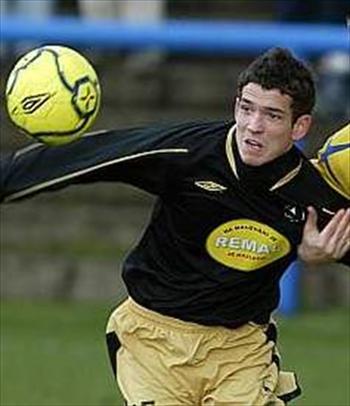 Bartek v novém dresu od Umbro.