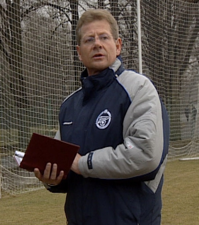 Přísný pohled trenéra Petržely