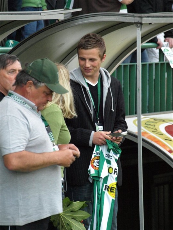 Jaroslav Köstl (s dresem v ruce)