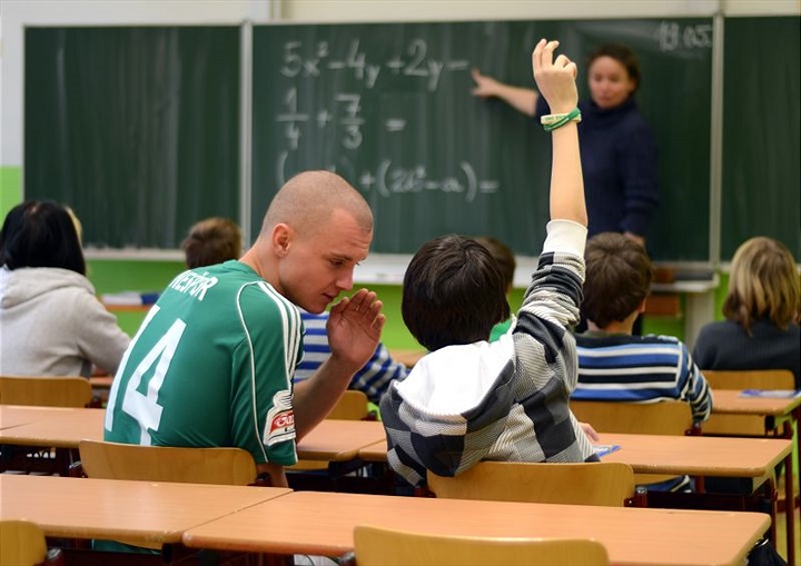 Nešpor se vrátil na základní školu