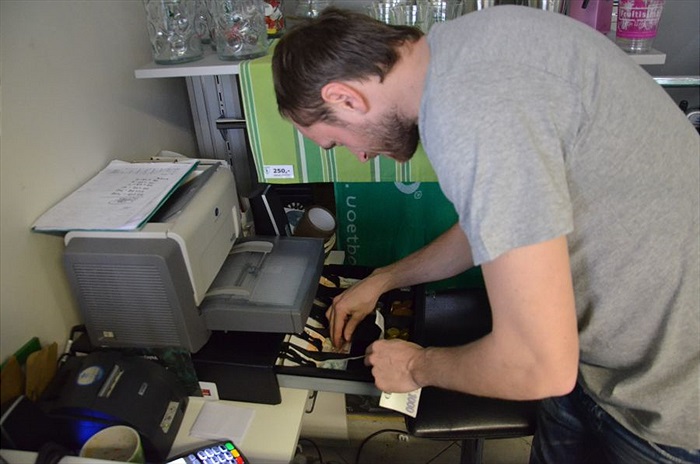 Martin Kolář prodával ve fanshopu