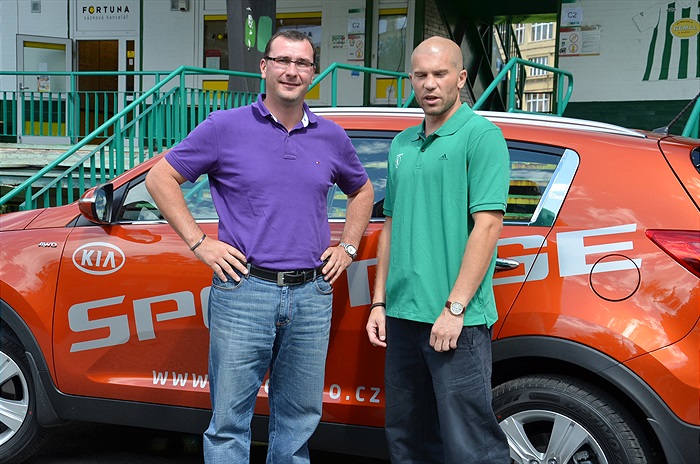 Radek Sňozík přebral automobil od společnosti AUTO NOVO TÝM Řevnice.