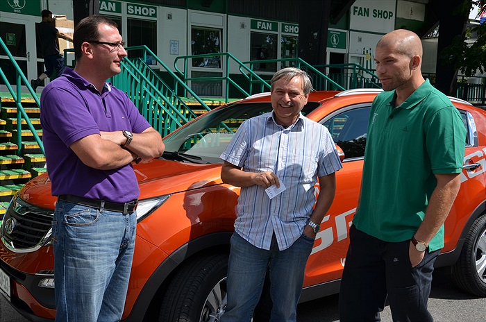 Radek Sňozík přebral automobil od společnosti AUTO NOVO TÝM Řevnice.
