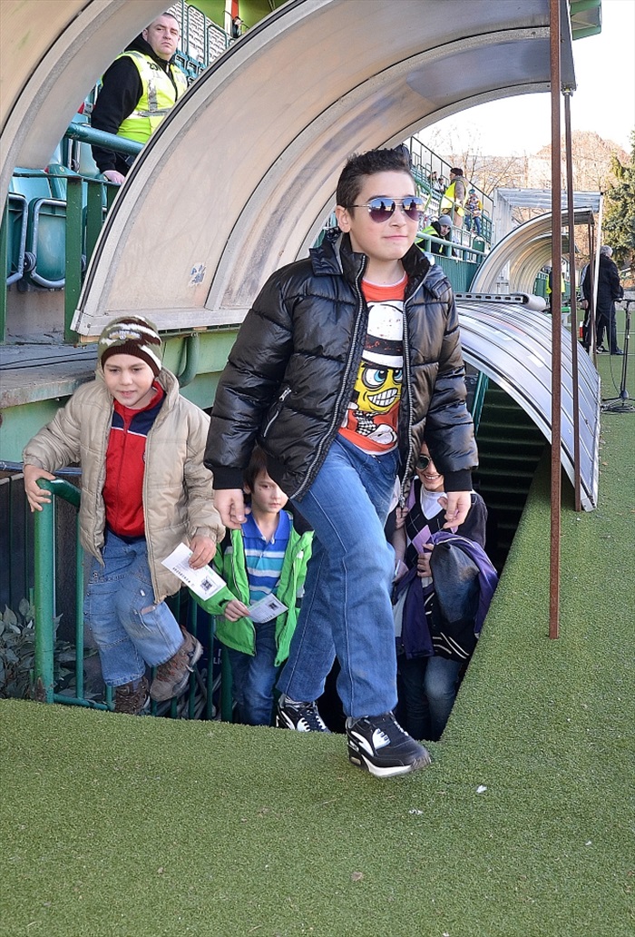 Děti z děstkého domova na utkání v Ďolíčku