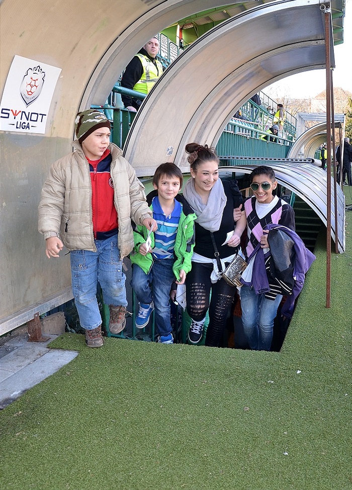 Děti z děstkého domova na utkání v Ďolíčku