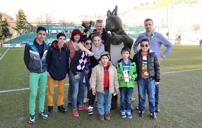 Děti z děstkého domova na utkání v Ďolíčku