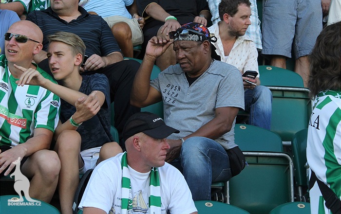 DĚNÍ NA TRIBUNÁCH: Bohemians - Zbrojovka