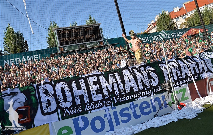 DĚNÍ NA TRIBUNÁCH: Bohemians - Zbrojovka