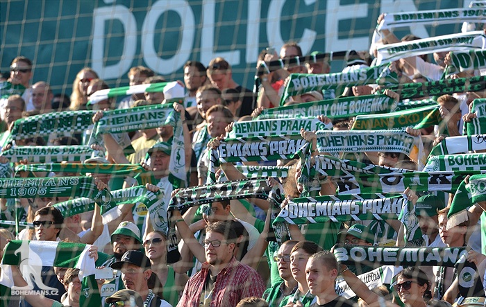 DĚNÍ NA TRIBUNÁCH: Bohemians - Zbrojovka