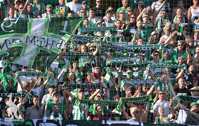 DĚNÍ NA TRIBUNÁCH: Bohemians - Zbrojovka