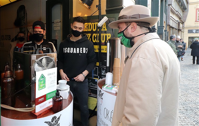 David Bartek a Patrik Le Giang se zúčastnili akce Srdcařské okénko