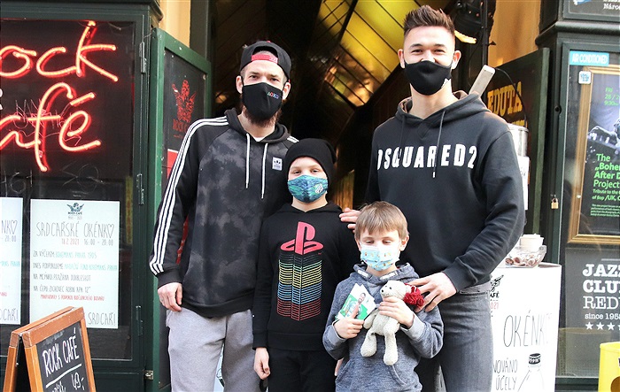 David Bartek a Patrik Le Giang se zúčastnili akce Srdcařské okénko