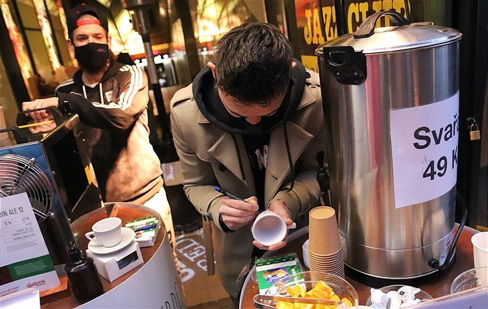 David Bartek a Patrik Le Giang se zúčastnili akce Srdcařské okénko