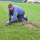 Výměna části trávníku v Ďolíčku