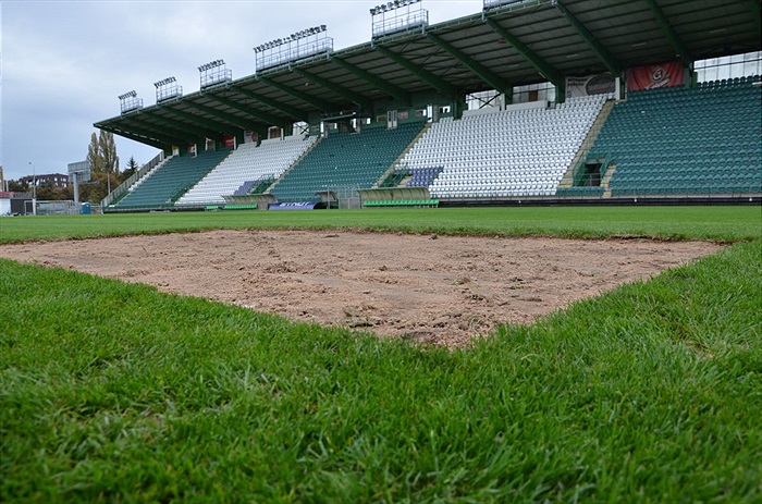 Výměna části trávníku v Ďolíčku